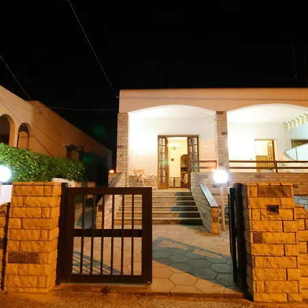 Maison Belvedere Holiday home *